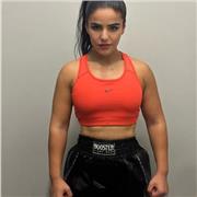 Coach de boxe (fitness également) amateur ou professionnel, je pratique ce sport avec grande passion. J’aimerais aider les gens de tout âges à reprendre confiance en eux comme moi et amener du positif dans leurs vies. Les voir évoluer est pour moi une gra